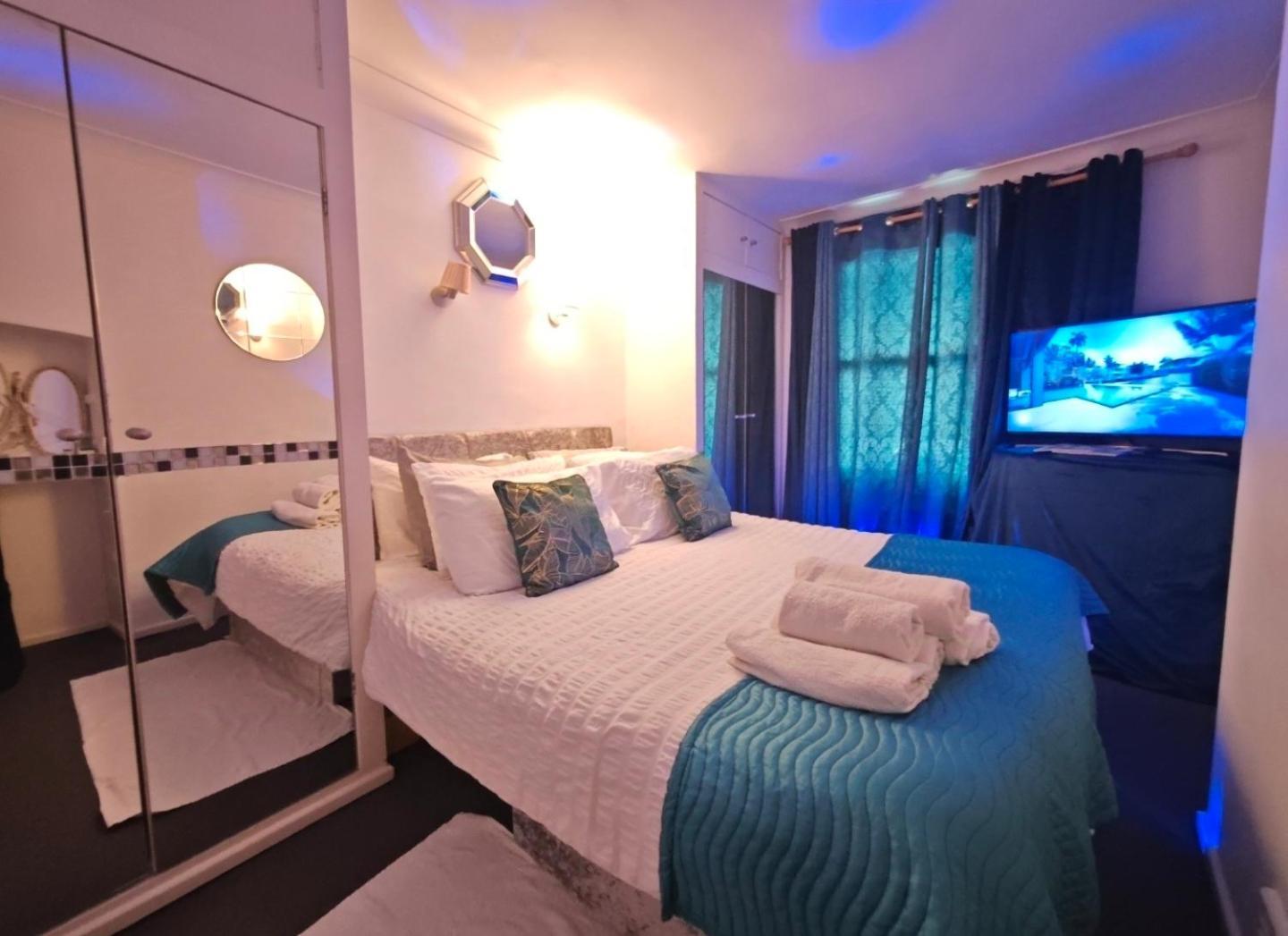 Sunny 1 Bedroom Flat In Central Лондон Екстериор снимка